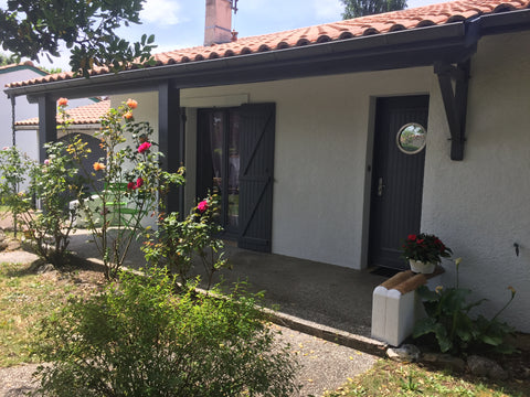 Maison entièrement rénovée située dans un lotissement calme aux portes de bordea  Maison familiale aux portes de bordeaux Entire villa vacation rental 19706597