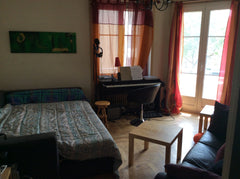 Ideally placed, south-facing appartment, with balcony and all mod cons. 1 minute Lyon, France Spacious room with double bed, ideally situated Private room in rental unit vacation rental 19062066