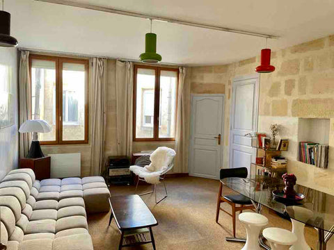 Joli apparement situé au 4ème et dernier étage d’un bel immeuble en pierre. <br  Bordeaux, France Joli T2 entre Grand Théâtre et Quais Entire rental unit vacation rental 45500712