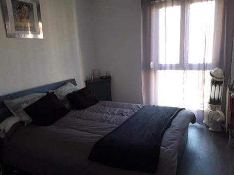 Appartement de 65m2 à Lyon dans une résidence calme.<br /><br />Proche des trans Lyon, France Chez Angie Private room in rental unit vacation rental 14414116