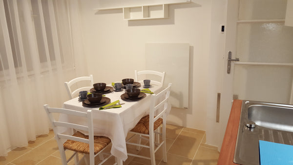 Central location in the 5th district<br />Great apartment for a super price in a Vienna, Austria Budget room in central Vinna by Hauptbahnhof Private room in rental unit vacation rental 19713666