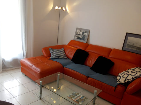 Dans une rue calme, l'appartement est idéalement situé à 10 minutes de la place  Bordeaux, France Comme chez vous à Bordeaux. Your home in Bordeaux. Entire condo vacation rental 40115673
