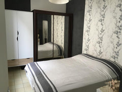 Idéalement situé, Quai des Chartrons, proche de la Cité Mondiale, dans le quarti Bordeaux, France Grand T2 calme, Quai des Chartrons, Cité Mondiale Entire rental unit vacation rental 36952671