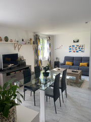 Appartement calme situé dans un quartier boisé et parking privatif deux places < Carbon-Blanc, France Appartement calme proche du TRAM Entire rental unit vacation rental 42218904