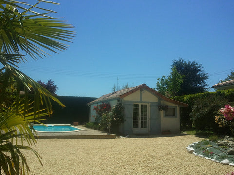 1 nice bed & breakfast well located near Bordeaux and means of transport (bus &  Pessac, France 1 nice bed & breakfast close to Bordeaux Private room in bed and breakfast vacation rental 1000233