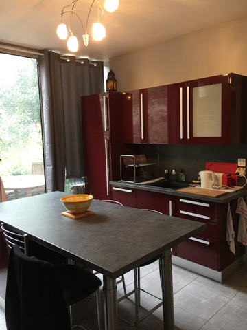 Il s'agit d'un appartement totalement équipé en plein centre ville de Bordeaux à Bordeaux, France Appartement bordelais de 80 m2 en centre ville Entire rental unit vacation rental 19113907