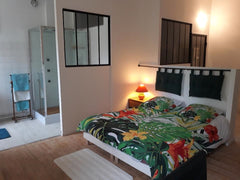 A Eysines (15mn de Bordeaux, 30mn des vignobles, et 40 mn de l'océan en voiture) Bordeaux, France Jolie chambre dans une charmante maison à Eysines Private room in home vacation rental 30728645