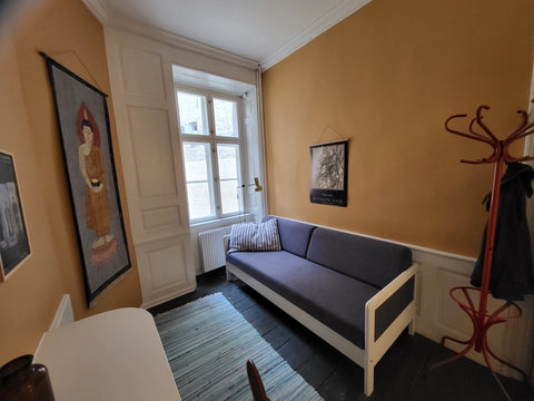 Du har nem adgang til alt fra denne perfekt beliggende base lige i centrum af Kø Nuuk, Greenland Værelse i stor københavnerlejlighed i city Private room in condo vacation rental 683358760338336977