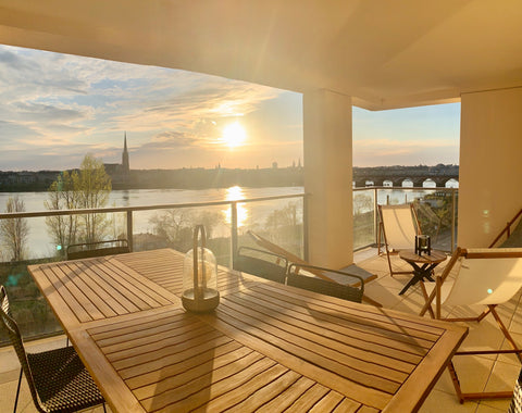 Appartement dans le cœur de Bordeaux. <br />Situé à 4 min à pieds de la place St Cambes, France Appartement de charme avec vue exceptionnelle Entire condo vacation rental 43893010