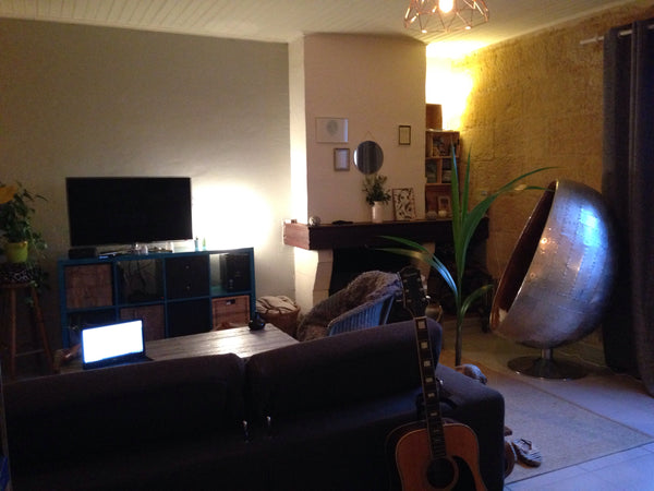 Petite maison à Bègles environ 60 mètres carrés avec petit jardin/cour derrière, Bordeaux, France Maison cosy proche Bdx centre Entire home vacation rental 22563352