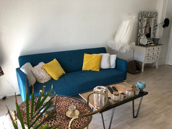 T2 40 m2. Convenable pour 2 personnes mais possibilité de dormir à 4 personnes ( Cenon, France Joli appartement T2 avec balcon Entire condo vacation rental 33056649