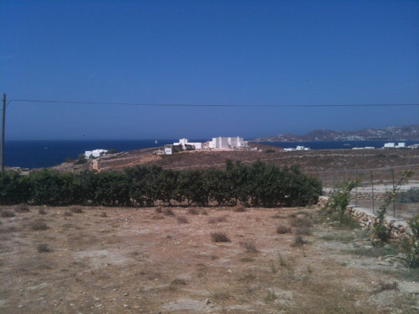 Maison typiquement cycladic tradition,avec vue degagee vers le port de Parikia a  ONIRO Entire home vacation rental 18480635