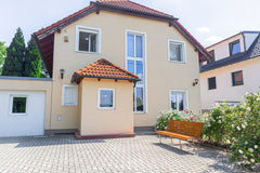 Vergiss deine Sorgen – in dieser geräumigen und ruhigen Unterkunft. Dieses wunde Vienna, Austria Exquisite Home w/ Garden & Free Parking - for 20p Entire villa vacation rental 703332171143864215