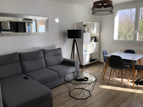 Nous serions ravi de vous accueillir chez nous. Aussi, nous avons 1 chat très di Bordeaux, France Appartement de Laetitia et Damien Entire rental unit vacation rental 34504737