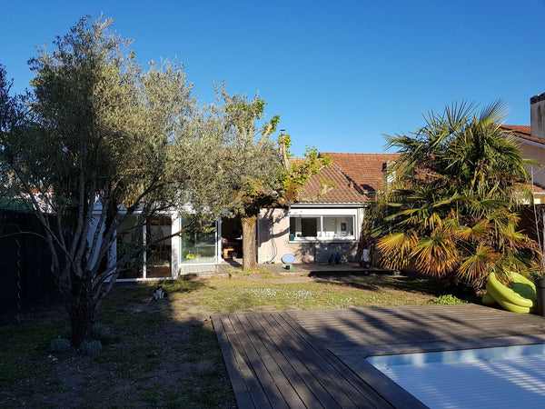 Nous mettons notre logement à votre disposition. Il s'agit d'une maison de 140m2 Bordeaux, France Calme au style unique à Bordeaux Entire home vacation rental 33874418