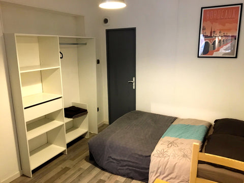 Newly renovated, independent space in the funky, historical Saint Michel neighbo Bordeaux, France Independent room+bath in Bordeaux's cultural heart Private room in rental unit vacation rental 31016152