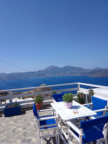 Two-storey house in traditional village of Plaka.<br /><br /><b>The space</b><br  House Ulisse Cycladic home vacation rental 24274147