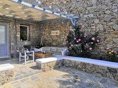 A little paradise, away from the crowd, but only 2.5 km from the Mykonos town.<b Greece A Little Hidden Paradise Entire guesthouse vacation rental 35702743