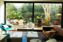 La maison de 100m2 est composée d une grande pièce de vie ouverte sur terrasse v Bordeaux, France Maison en pierre, grande terrasse,  200m des quais Entire townhouse vacation rental 1829529