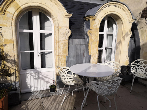 Coup de coeur pour ce charmant appartement de 70 m2. En plein centre du triangle Bordeaux, France Charmant appartement 70m2 avec terrasse Entire rental unit vacation rental 40373320