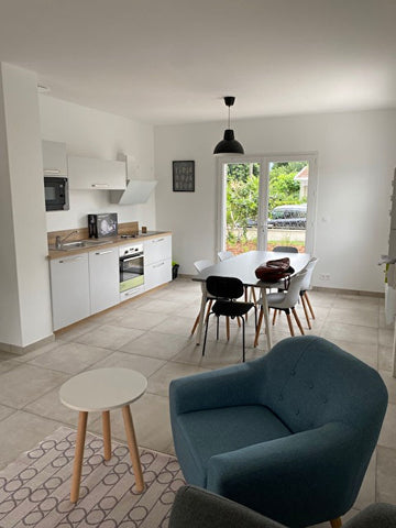 Chambre privée avec salle d'eau individuelle dans une maison entièrement rénovée Bordeaux, France Chambre individuelle avec salle d'eau privative 2 Private room in rental unit vacation rental 597765984402075395