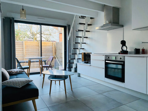 Au coeur du quartier Saint augustin, à proximité du CHU de Bordeaux, maison en d Bordeaux, France Maison avec terrasse à Bordeaux Saint Augustin Entire home vacation rental 24818906