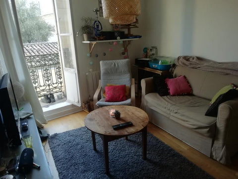 Petit appartement lumineux de 33m² au premier étage d'un petit immeuble en pierr La Rochelle, France Apparemment 2 pièces 33m2 Bordeaux centre Victoire Entire rental unit vacation rental 48010811