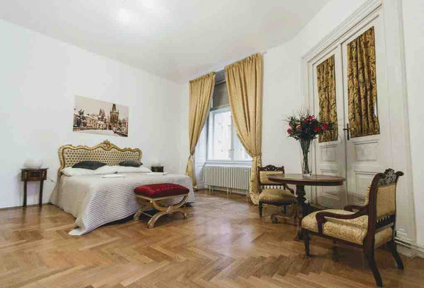 Je to ode mě blízko do Charles bridge, Prague Castle, Staroměstské náměstí. U mě  ROYAL APARTMENT BY CHARLES BRIDGE / FOR 5 / 120m2 Entire condo vacation rental 13272478