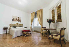 Je to ode mě blízko do Charles bridge, Prague Castle, Staroměstské náměstí. U mě  ROYAL APARTMENT BY CHARLES BRIDGE / FOR 5 / 120m2 Entire condo vacation rental 13272478