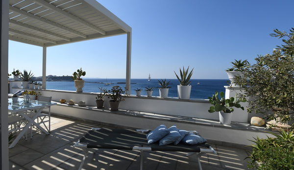 Face à la mer, tres bel appartement, grand deux pieces au deuxième et dernier et Tinos, Greece SEA HORSE, 2 - 3 personnes Entire rental unit vacation rental 26493778