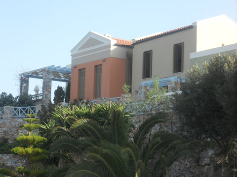 A classy, family friendly villa, offers private guesthouse: 2 nice bedrooms,  si  Family & pet friendly Green Villa:idyllic, serene! Entire guesthouse vacation rental 5076222