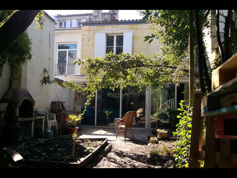 Nice room in big house plenty of cool roomates + garden with barbacue. <br />Nea Bordeaux, France Cool chambre á coté de centre ville Private room in home vacation rental 24751507