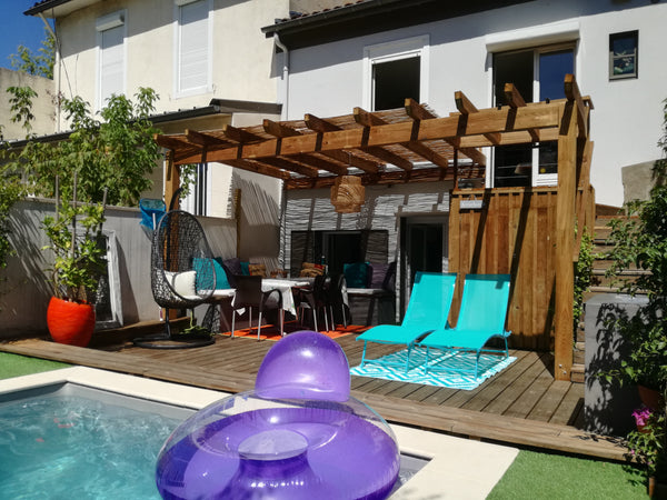 Bonjour Ami(e) voyageur !<br />Nous proposons  notre maison entière, une échoppe Bordeaux, France Très belle échoppe+piscine dans Bordeaux-2Chambres Entire home vacation rental 23728533