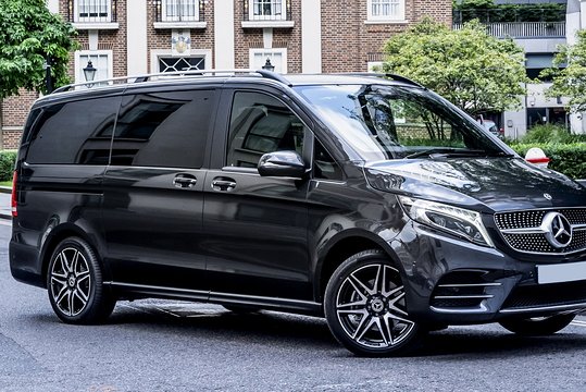 Arrival Private Transfer: Manchester Airport MAN to Manchester in Luxury Van  Private Tours and Travel Guide Europe London CITY Manchester Destination Tour