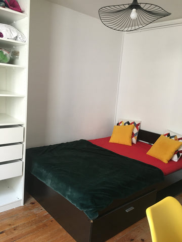 Jolie chambre située à 3 minutes de la gare de Bordeaux Saint Jean dans la quart Vayres, France Jolie chambre située à 3 minutes a pied de la gare Private room in rental unit vacation rental 652841332261420121