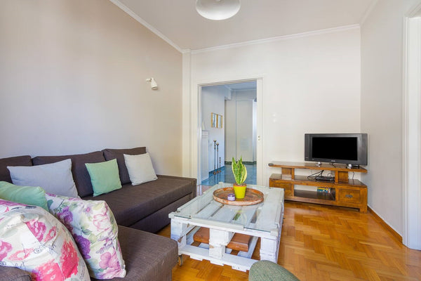Welcome to one great place, ideal for a short visit in the city, or a longer per Athens, Greece Floral and Stylish apt for 4ppl next to metro Entire rental unit vacation rental 42754328