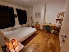Clean, bright bedroom in an apartment shared with other travellers.<br /><br /><  Bedroom 2 Private room in rental unit vacation rental 54253742