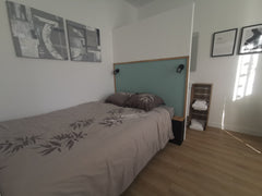  Bordeaux, France Bedroom with bathroom and private toilet Private room in townhouse vacation rental 38252470
