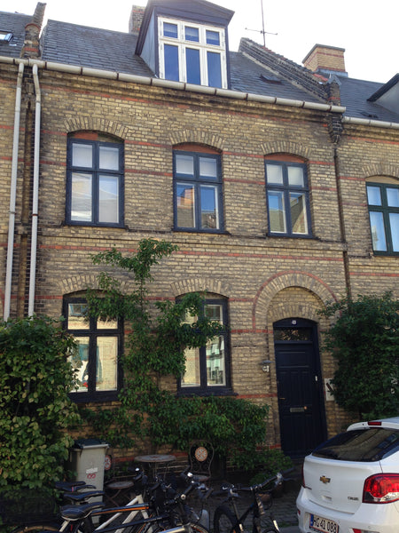 Our town house is located only 2.5 km from the Copenhagen City Hall, 2 km from C Copenhagen, Denmark Nice room in beautiful townhouse near City Centre Private room in townhouse vacation rental 13811146