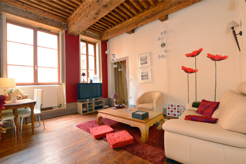 Typical french accommodation with character. <br />Original beams, stones and fl Lyon, France Charming 2 br apartment, 80 sq.m in Cordeliers Entire rental unit vacation rental 18368649