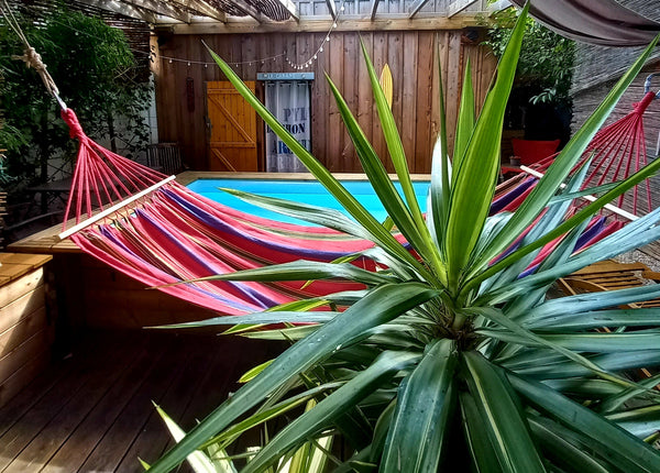 Notre cabane est située proche des cliniques St Augustin, Bel Air, CHU Pellegrin Bordeaux, France Cabane Bordeaux St Aug/Petits déjeuners offerts Entire cabin vacation rental 35085902