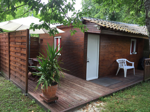 Mon logement est proche des restaurants, la plage, l'art et la culture et les ac  Beau studio fonctionnel avec terrasse Entire chalet vacation rental 17579335