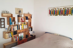 Positionné en face du Marché des Capucins, entre la gare Saint Jean et l'inconto Bordeaux, France Escapade unique en plein cœur de Bordeaux Private room in rental unit vacation rental 38232741