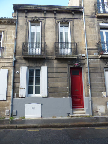 Bienvenue dans ma maison de charme avec joli jardin sans vis à vis pour détente  Bordeaux, France DUHEM Entire townhouse vacation rental 18493908