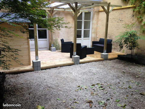 Fully furnished apartment located right in the heart of the historical center of Bordeaux, France Historical center flat with terrace & garden Entire rental unit vacation rental 26519887