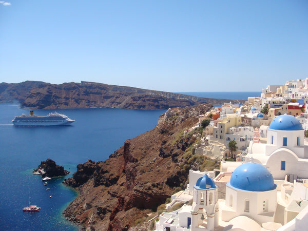 VILLA MATILDE in Santorini sits on the edge of the Caldera in Oia.A charming Cyc Oia, Greece VILLA MATILDE-VOLCANO VIEW Entire home vacation rental 6860527