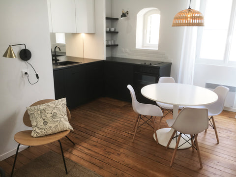 Appartement 30m² (T2) dans immeuble classé en plein centre historique au 3ème ét Talence, France Appartement en centre-ville Entire rental unit vacation rental 26403674