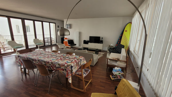 Big apartment located at few meters from the 'Jardin Botanique'. It is a light a Bordeaux, France Appartement (type loft) avec balcon &parking privé Entire condo vacation rental 50022438