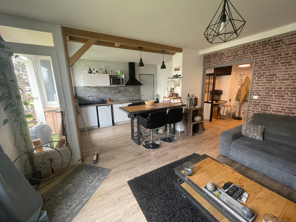 Mon appartement vient d'etre refait a neuf, a la decoration industrielle et mode Bordeaux, France T2 de charme au coeur de Bruges á 2 pas duTram&Bus Entire condo vacation rental 21786594