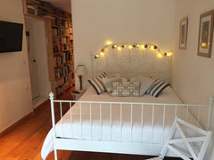 <b>License number</b><br />6938512624317 Lyon, France Studio très calme Quiet Studio close Fourviere Entire home vacation rental 19220427